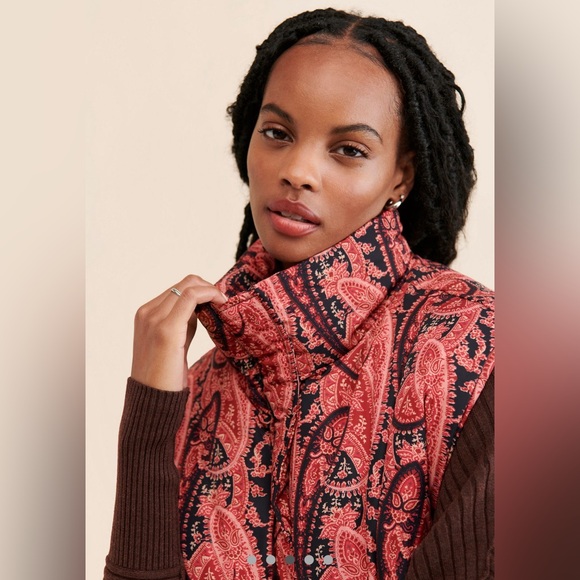 Free People Oversized Paisley Patterned Pink and Black Puffer Vest - Picture 3 of 8